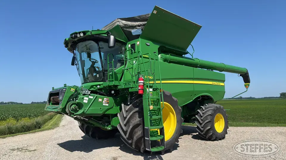 2023 John Deere S780 Combine