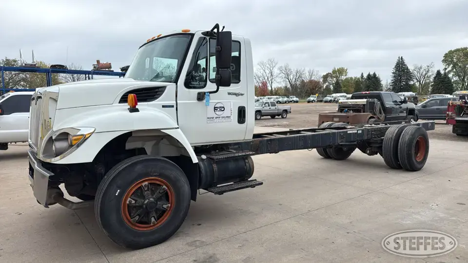 2010 International Workstar 7400 Cab and Chassis Truck