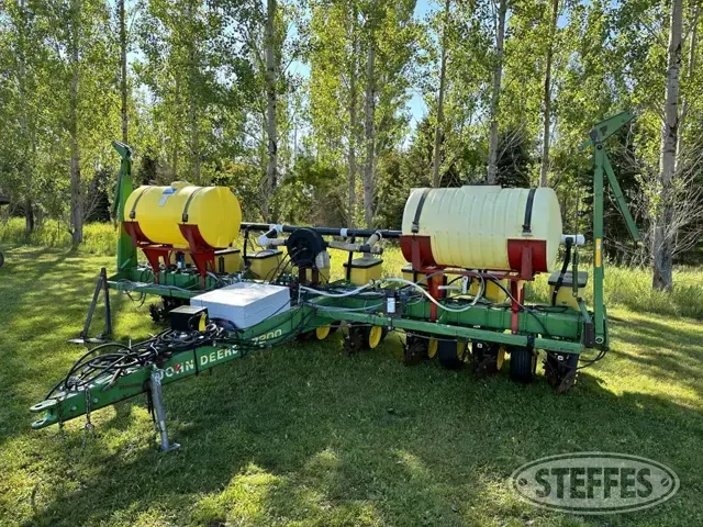 John Deere 7200