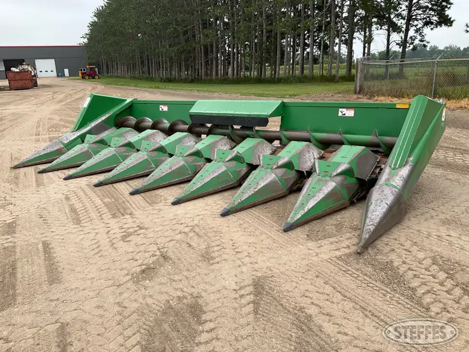 John Deere 843 Corn Head