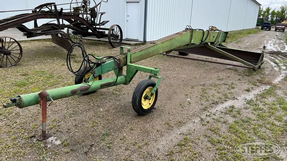 John Deere 940 Land Plane