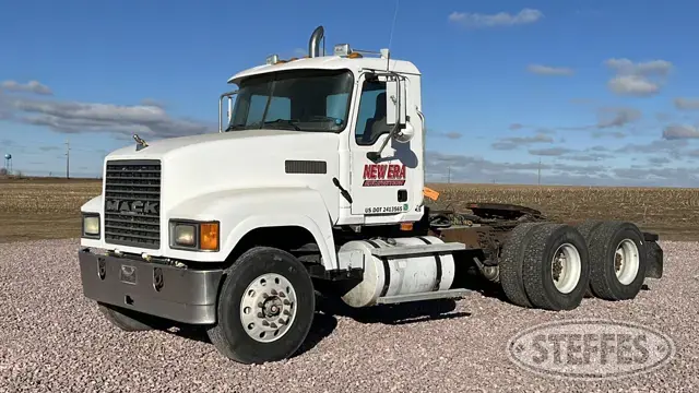 2005 Mack CHN613