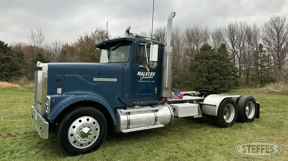 1985 International 9370 Eagle Conventional Truck without Sleeper