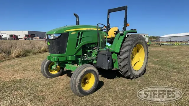 2016 John Deere 6120E