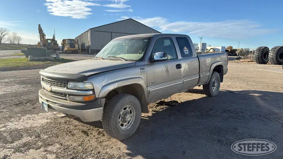 1999 Chevrolet Silverado 2500 LS 3 Quarter Ton Pickup