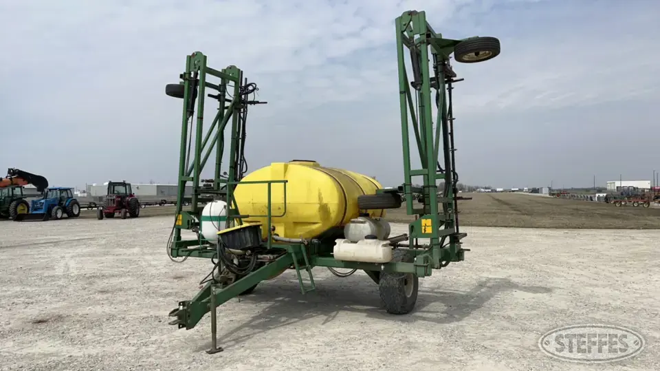 Sprayer Specialties 1000 Pull-Type Sprayer