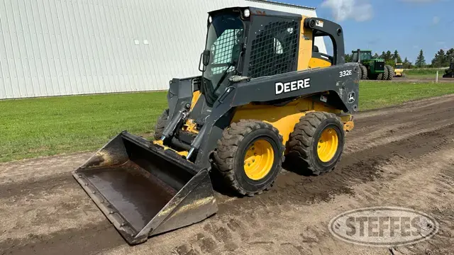 2013 Deere 332E