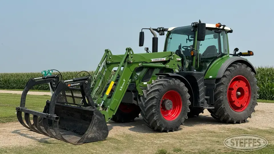 2022 Fendt 716 Vario MFWD Tractor