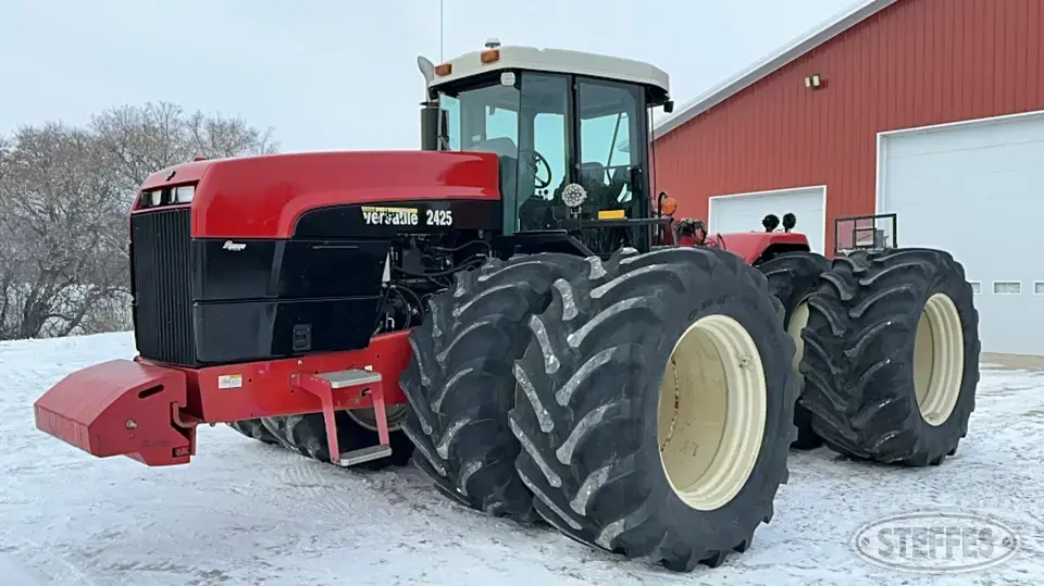 2005 Versatile 2425 4WD Tractor