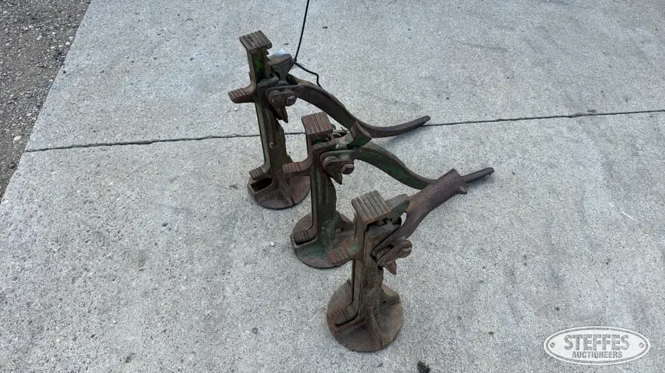 (3) Vintage jacks Collectible Machinery-Other