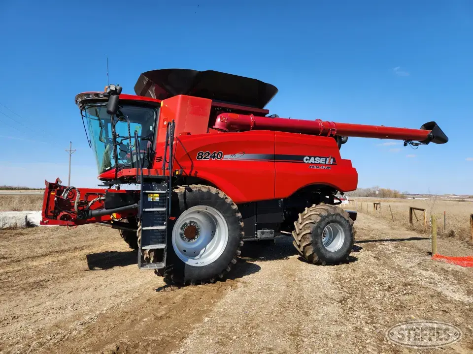 2015 Case IH 8240 Combine