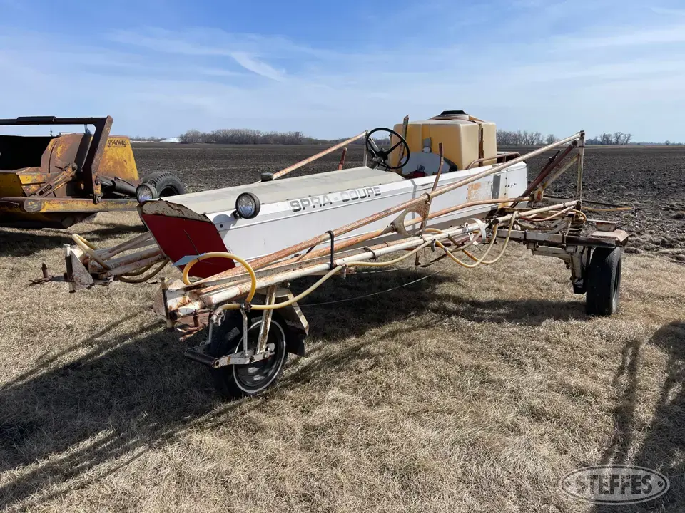 1975 Melroe 103 Spra-Coupe Self-Propelled Sprayer