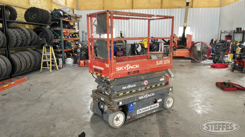 Skyjack SJIII 3219 Scissor Lift