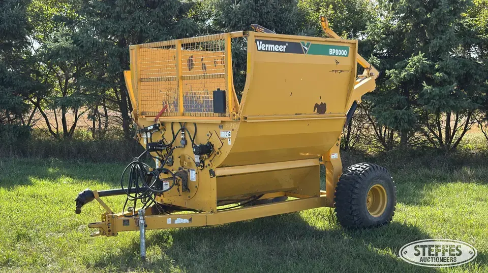Vermeer BP8000 Bale Handling