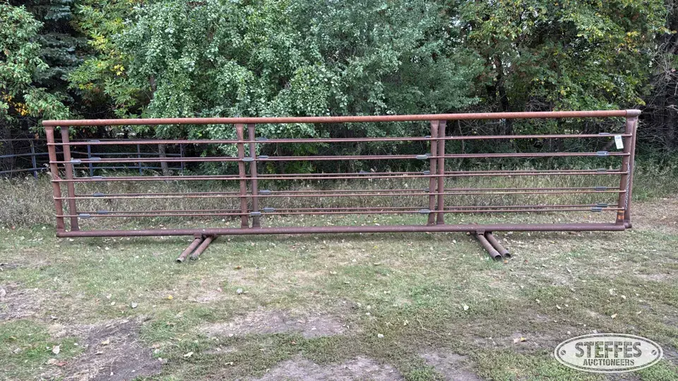 (2) Freestanding cattle panels Livestock Handling