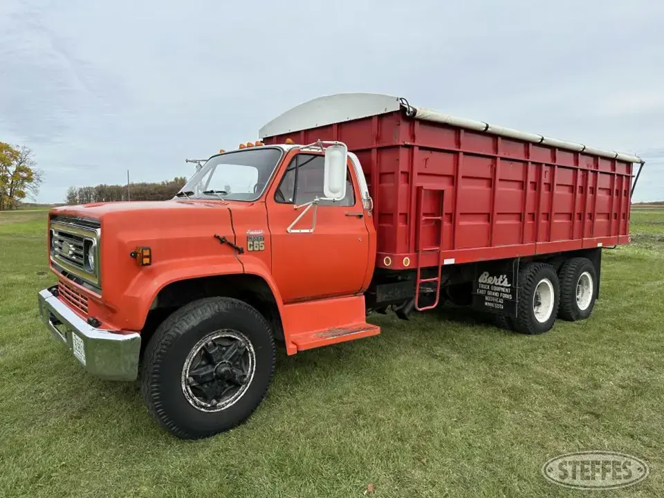 1975 Chevrolet C65 Tandem Boxed Truck