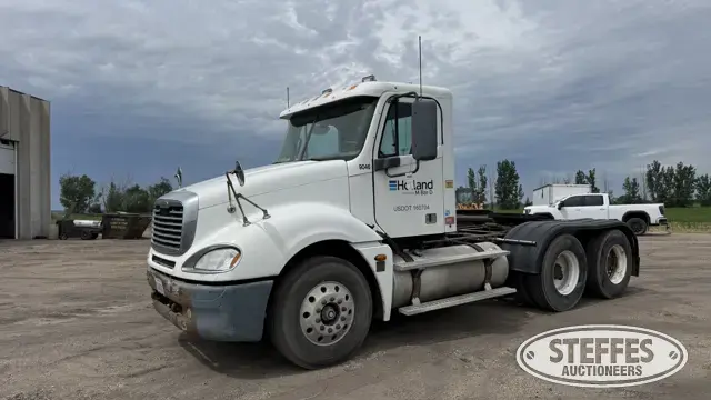 2005 Freightliner Columbia 120