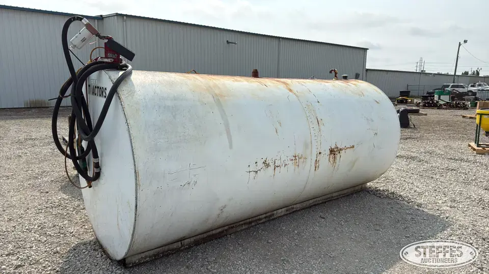Approx. 2,000 gal. fuel tank