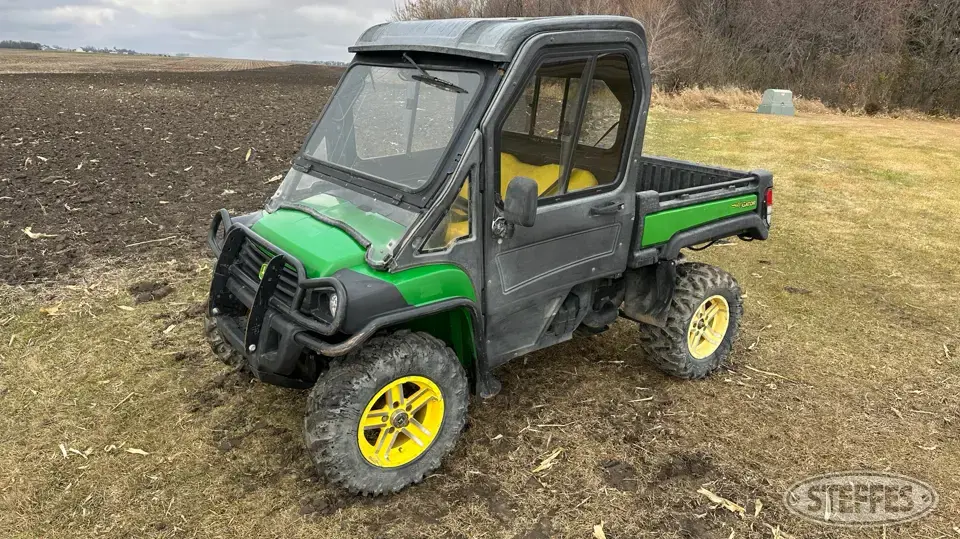2016 John Deere 825i Gator ATV