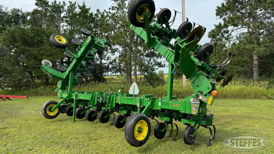 John Deere 856 Row Crop Cultivator