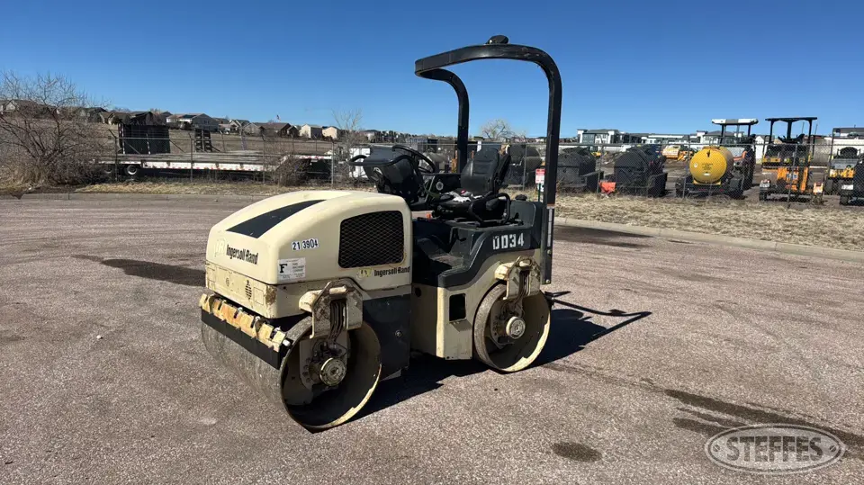 2006 Ingersoll Rand DD-34HF Self-Propelled Smooth Drum Compactor