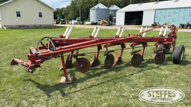 International 720 Automatic
