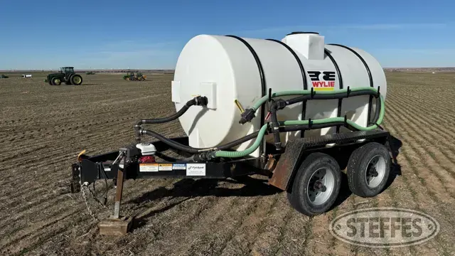 Wylie Mfg. tandem axle water trailer