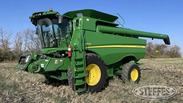 2013 John Deere S670