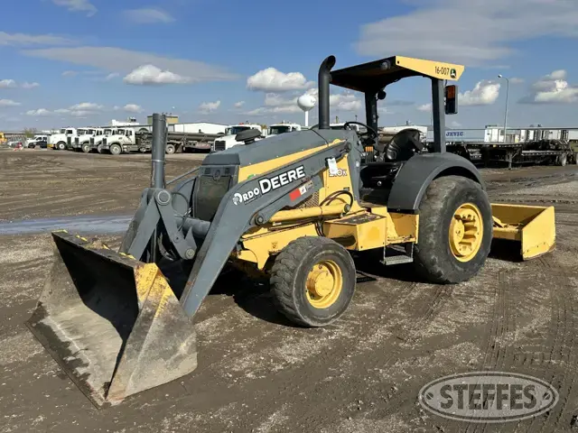 2012 John Deere 210K