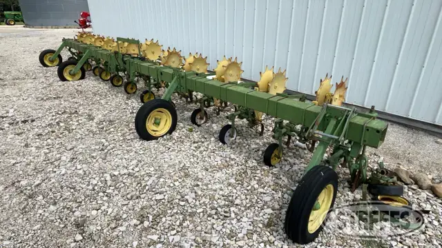 John Deere 75