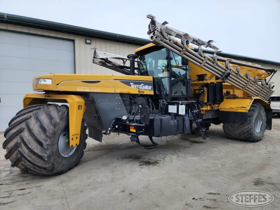 2013 TerraGator TG8300 Self-Propelled Dry Applicators-Spreaders-Floater