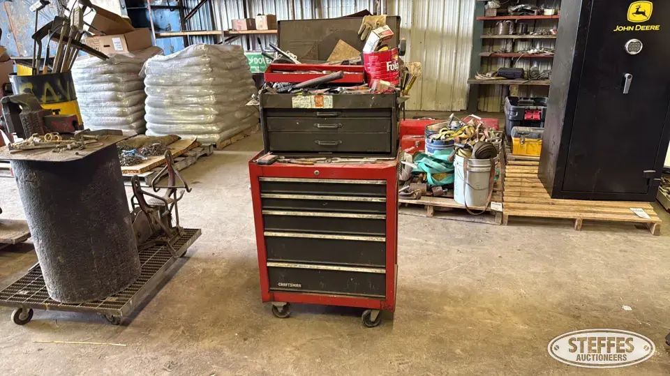 Craftsman toolbox w/contents Storage and Bench