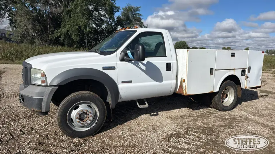 2005 Ford Super Duty F-450 XLT Service Utility Truck