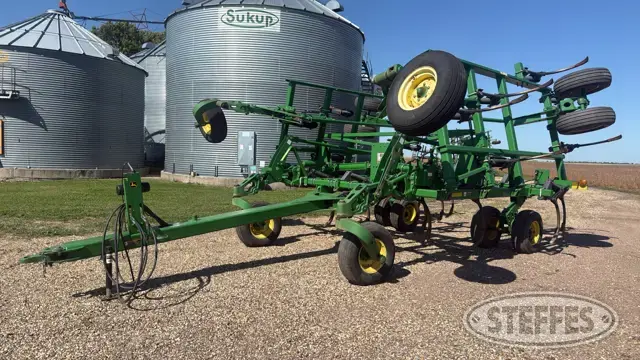 2008 John Deere 2410