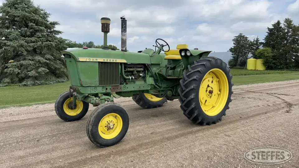 1966 John Deere 2510 2WD Tractor