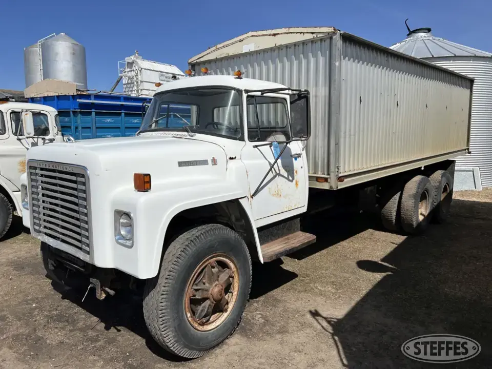 1977 IHC Loadstar 1800 Tandem Boxed Truck