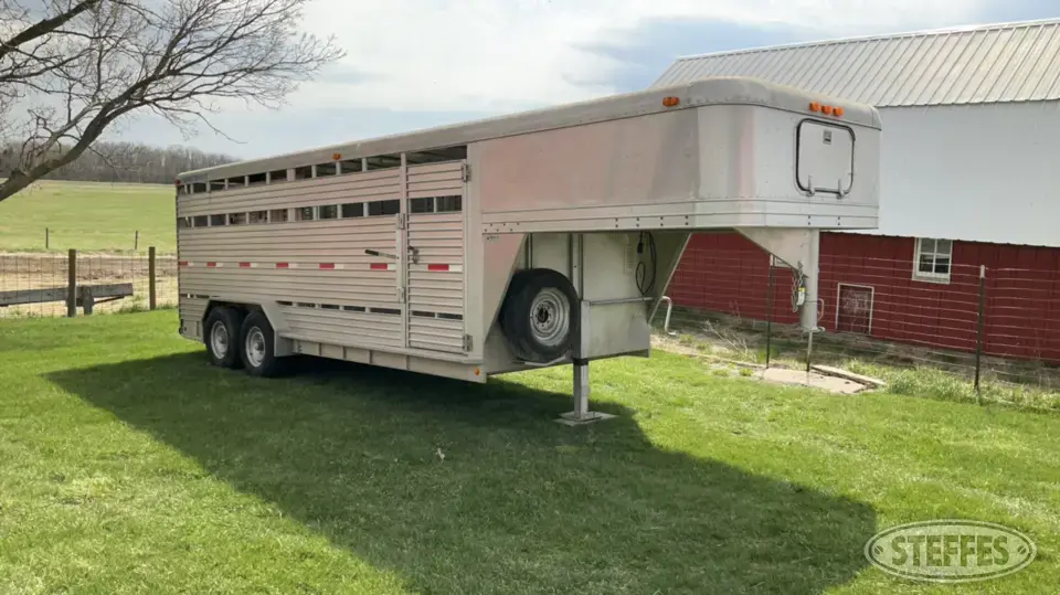 1988 Featherlite Gooseneck Livestock Trailer