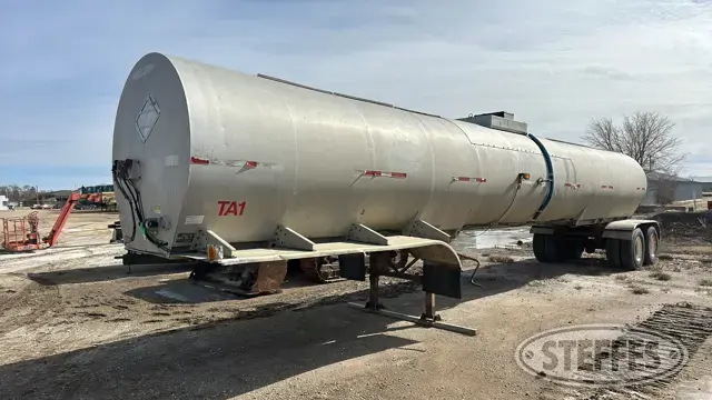 1979 Trailmobile 7,500 gal.