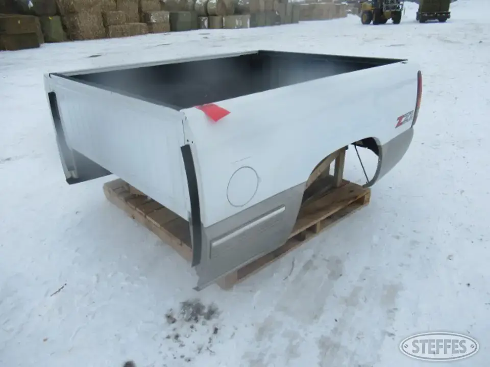 2002 Chevrolet Silverado Truck-Trailer Part