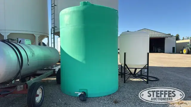 Enduraplas 3,000 gal. poly tank