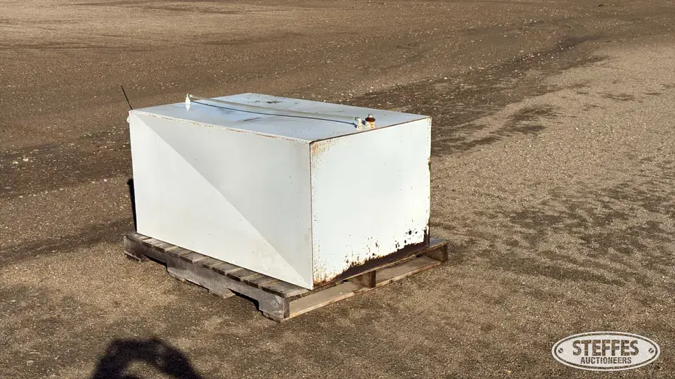 Approx. 150 gal. oil tank Tanks-Other
