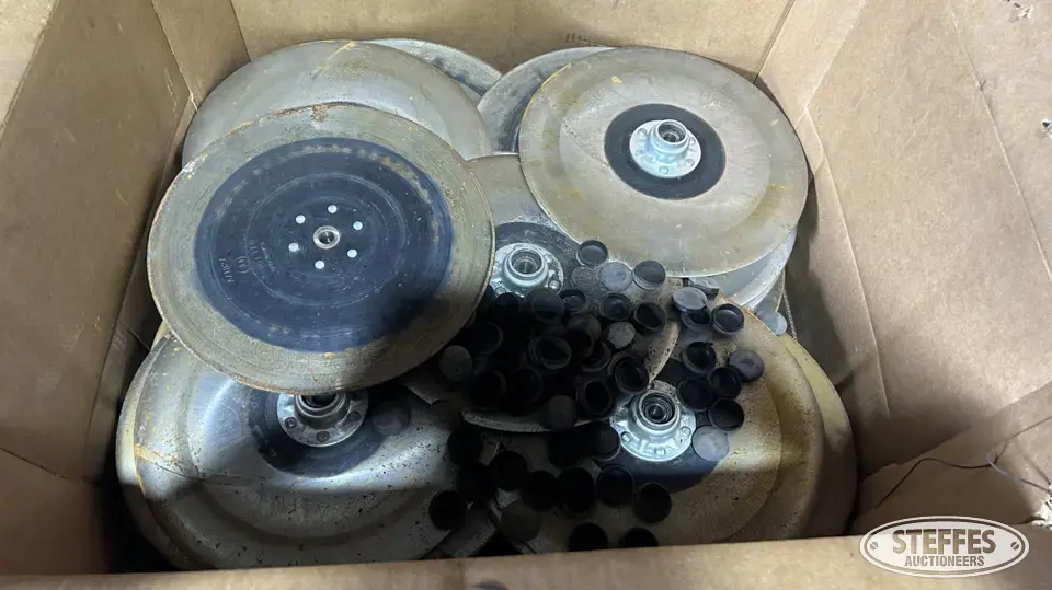(96) Planter discs Ag Equipment Part