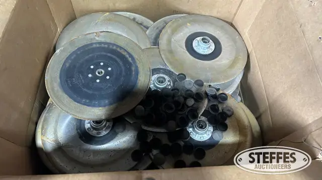 (96) Planter discs
