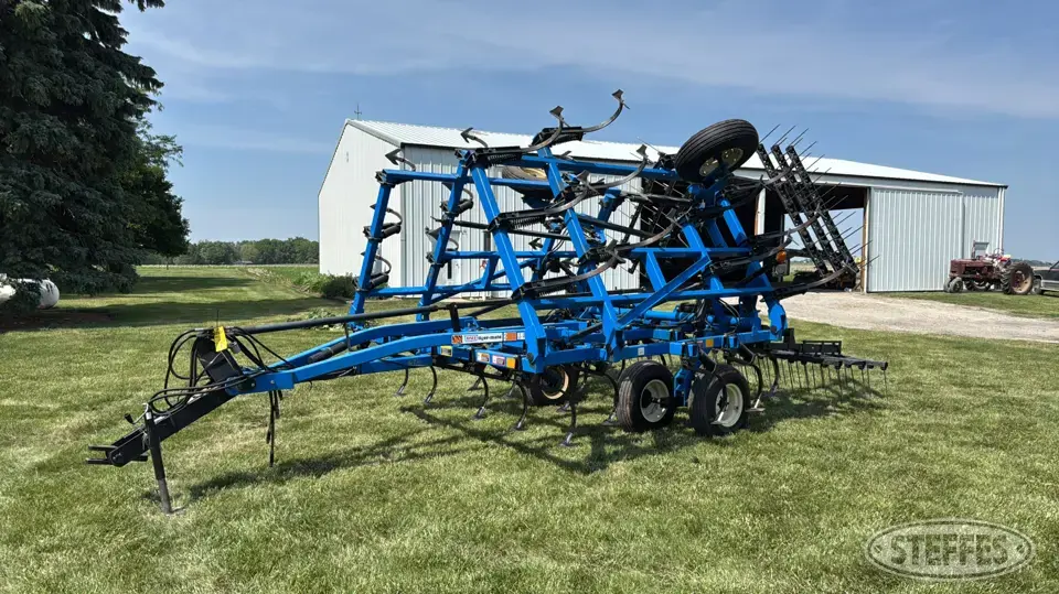 DMI Tiger-Mate Field Cultivator