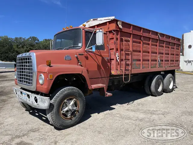 1980 Ford 800