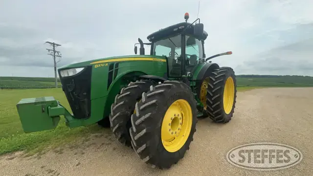2015 John Deere 8370R