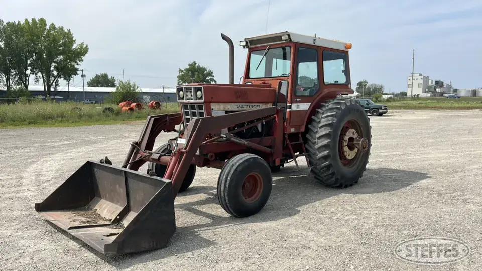 1971 International 1466 2WD Tractor