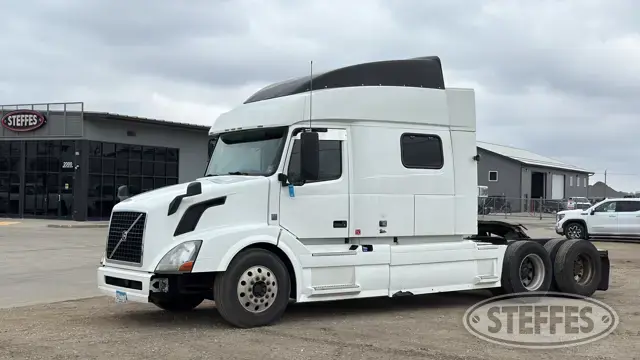 2016 Volvo VNL730