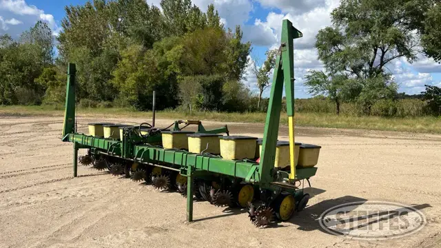 John Deere 7100