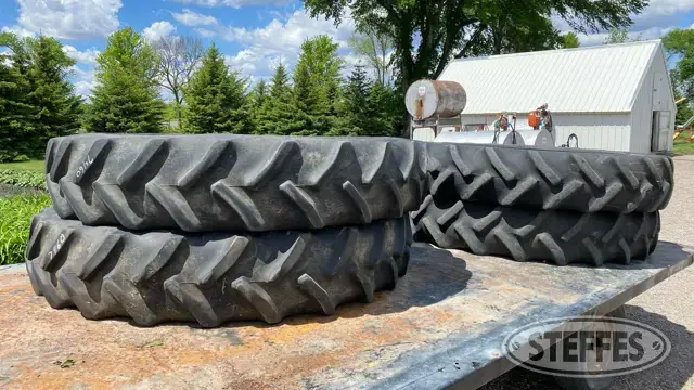 (4) Goodyear DT800